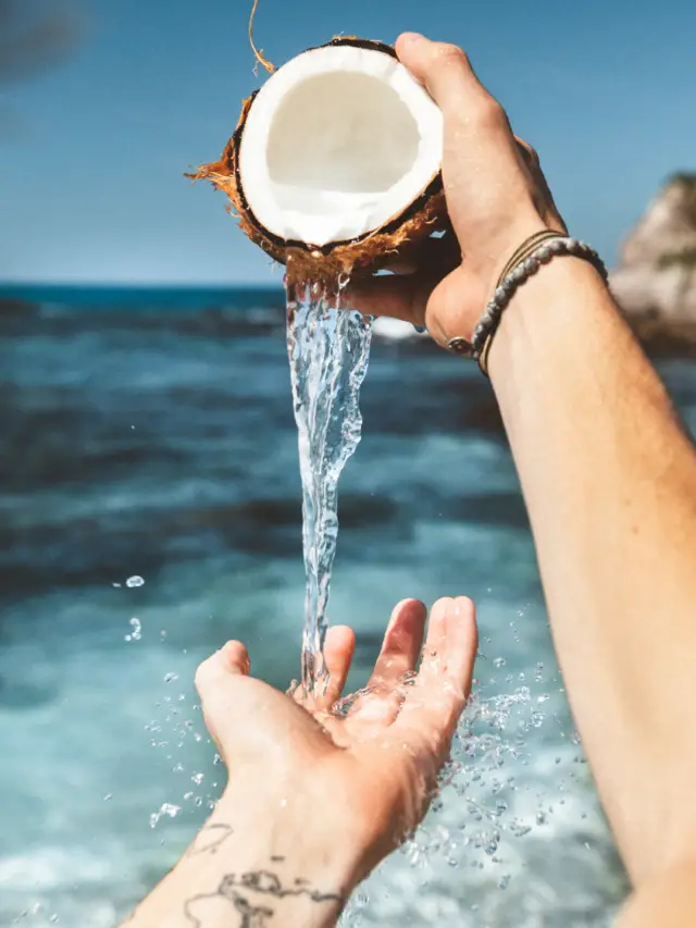 Benefits of drinking coconut water daily Pine Se Hote Hain Yeh nuksan or Fayde